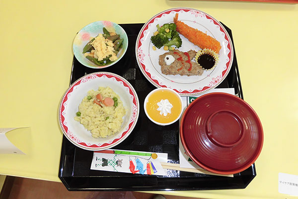 昼食・おやつ